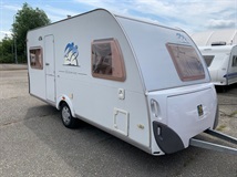 Knaus Südwind 450 FU- PŘEDSTAN