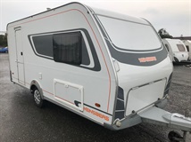 Weinsberg 420 QD + PŘEDSTAN