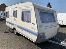 Adria Unica 462 LU- MOVER, PŘEDSTAN
