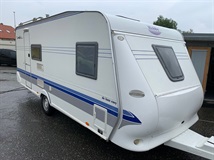 Hobby De Luxe Easy 500 KMFe- PALANDY, PŘEDSTAN
