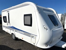Hobby Prestige 495 UFe - MOVER, PŘEDSTAN