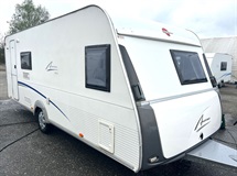 Bürstner Averso 550 TK, PALANDY, PŘEDSTAN, PODLAH. TOPENÍ, ULTRAHEAT, VYHŘÍVANÉ ODPADNÍ TRUBKY
