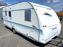 Adria Adora 542 PK, PALANDY, PŘEDSTAN, KLIMA, NOSIČ KOL, GARÁŽ, ULTRAHEAT, PODLAHOVÉ TOPENÍ