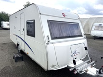 Bürstner Averso 465 TS, MOVER, PŘEDSTAN, VELKÁ LEDNICE, SAMOSTATNÁ SPRCHA, NOSIČ KOL, PODLAH. TOPENÍ, ULTRAHEAT