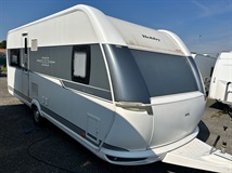 Hobby 560 CFe De Luxe, PŘEDSTAN