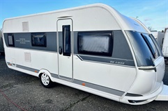 Hobby DeLuxe 545 KMF, PALANDY, KLIMATIZACE, SAMOSTATNÁ SPRCHA, TV, VELKÁ LEDNICE